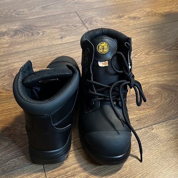 Tiger safety women’s black work boots. US 9. - Picture 13 of 13